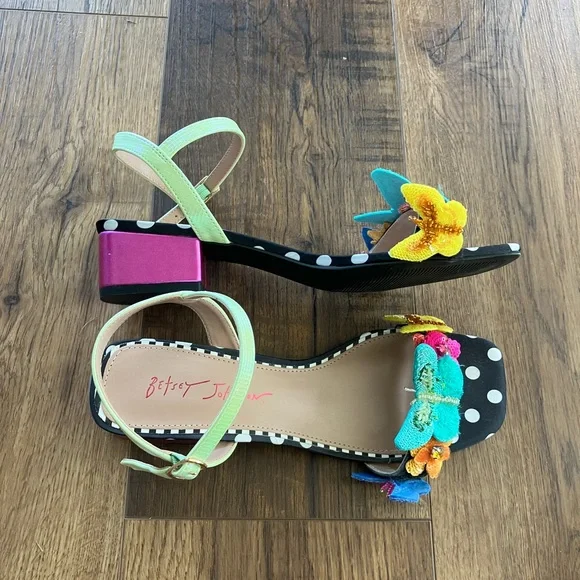 Betsy Johnson like new  Polka Dot Heels with Vibrant Butterfly Accents - Picture 5 of 11